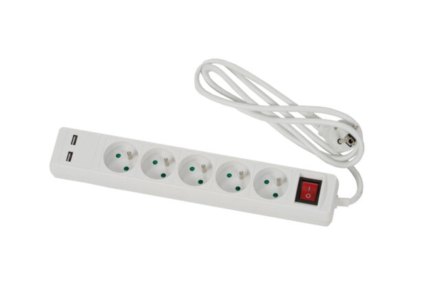 Bloc 5 prises + interrupteur + USB